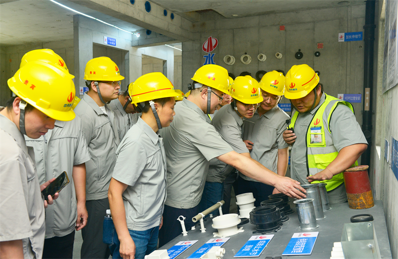 为进一步推进优质客户高效履约，提升交付品质、达成客户满意，2025年6月25日，888腾博会建设集团在上海组织召开2025年越秀地产、华润置业客户履约推进会。